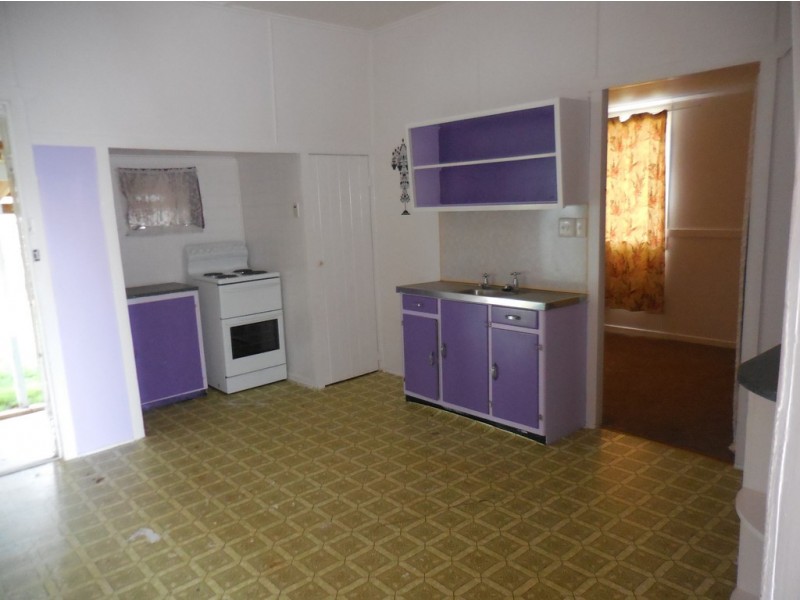 1 Blaxland Road, Dalby QLD 4405