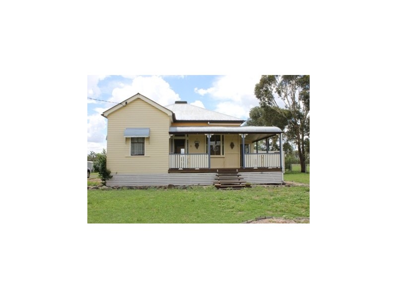 33 OWEN STREET, Dalby QLD 4405