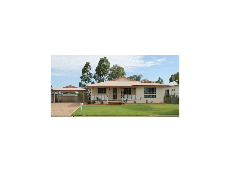 9 AZALEA CRT, Dalby QLD 4405