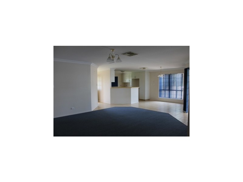 9 AZALEA CRT, Dalby QLD 4405