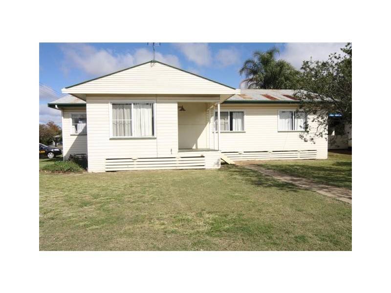 118 Bunya Street, Dalby QLD 4405