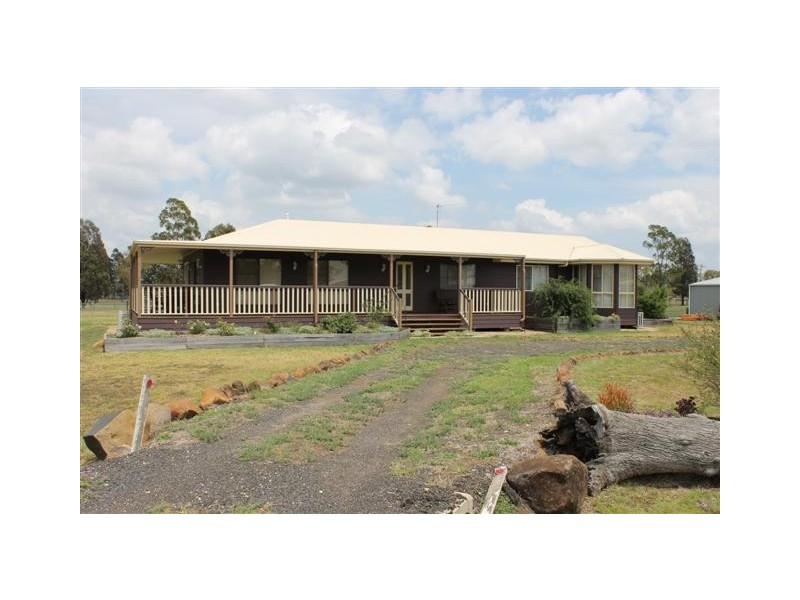 32 Henderson Street, Dalby QLD 4405