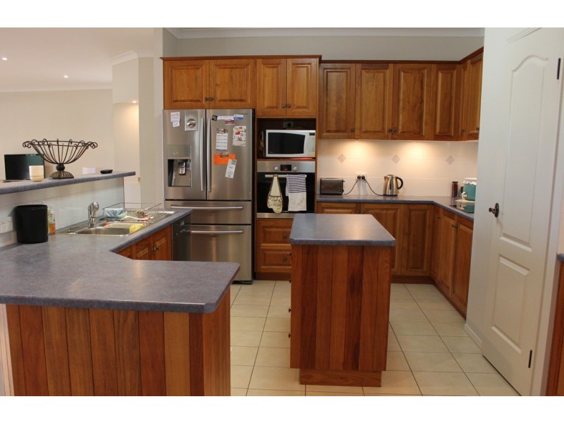 64 Thoroughbred Parade, Dalby QLD 4405