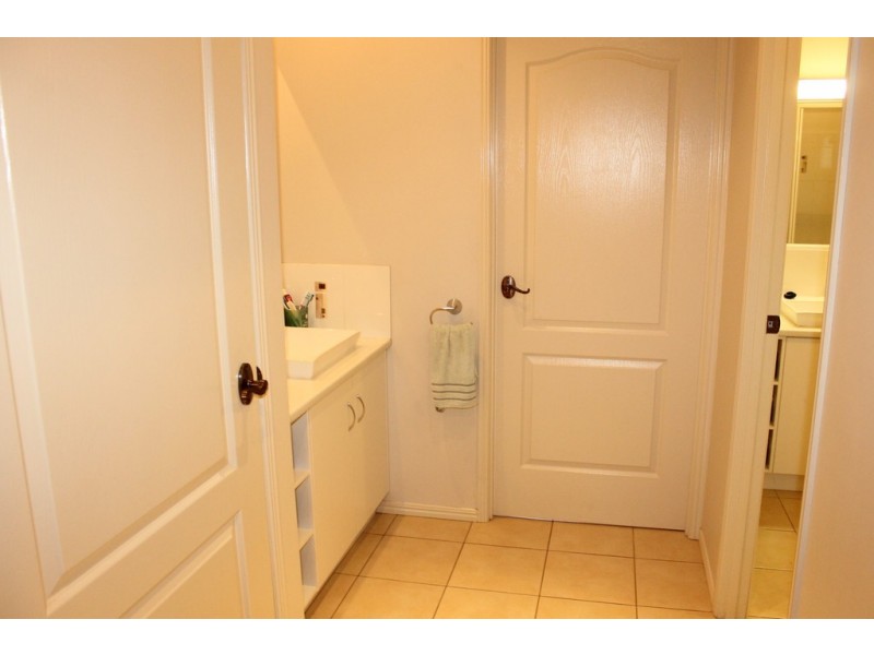 64 Thoroughbred Parade, Dalby QLD 4405