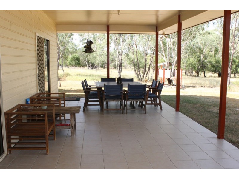 64 Thoroughbred Parade, Dalby QLD 4405