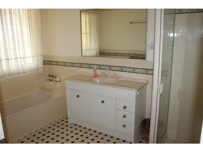 37 Spring Creek Drive, Dalby QLD 4405