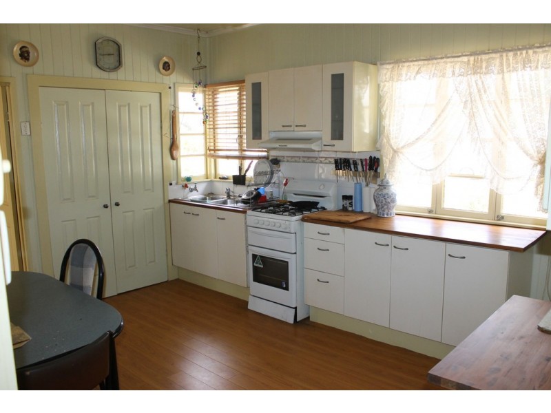 11 Etty Street, Dalby QLD 4405