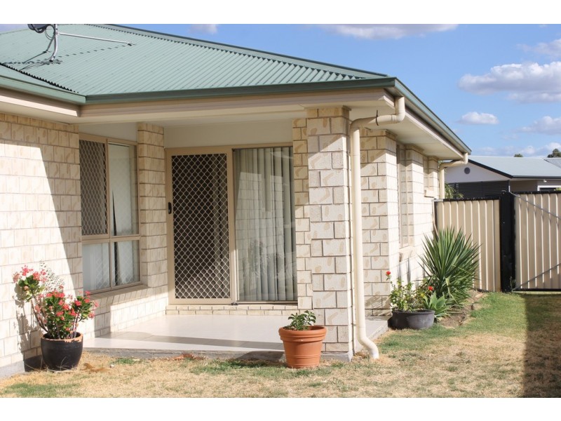 61 Diggers Drive, Dalby QLD 4405