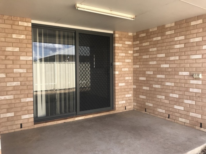 5 Barry Place, Dalby QLD 4405