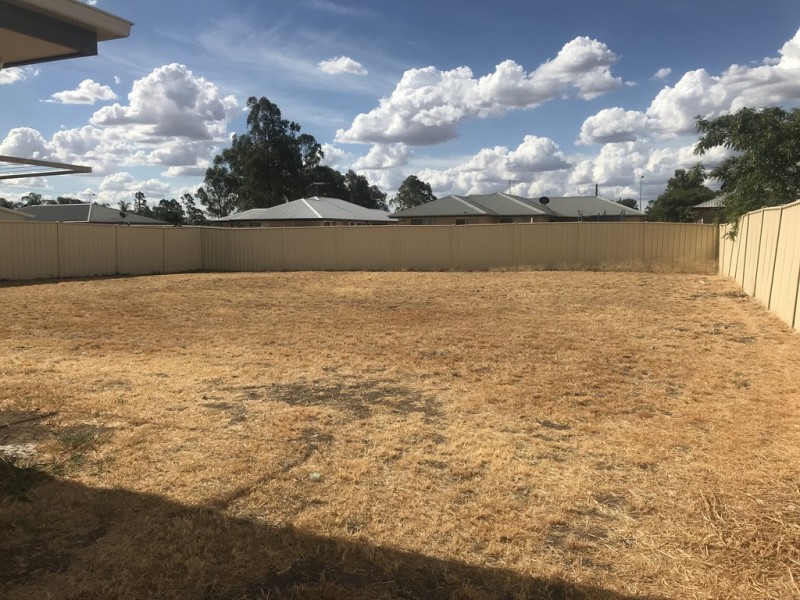 5 Barry Place, Dalby QLD 4405