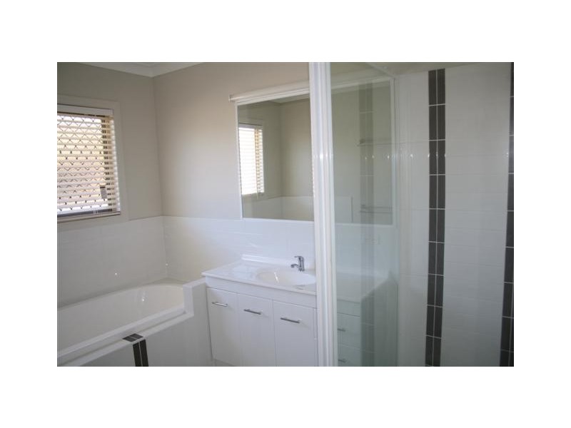 23 Homebush Street, Dalby QLD 4405