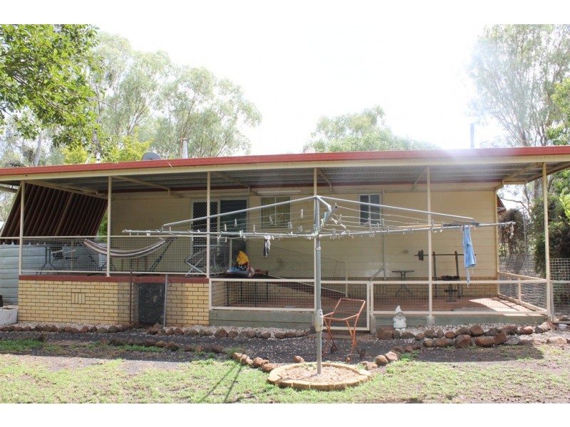 42 Chelldan Avenue, Dalby QLD 4405