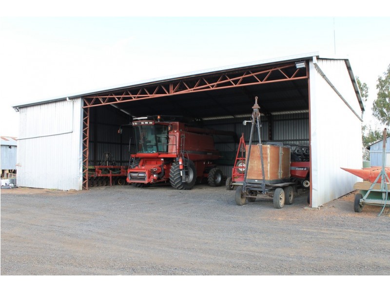 16860 Warrego Highway, Bowenville QLD 4404