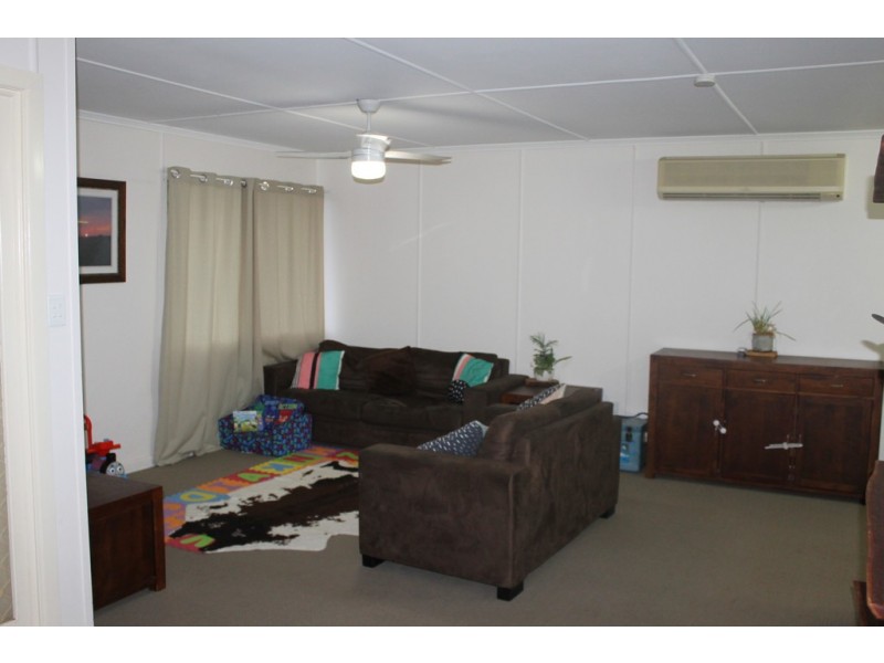 37 Geisel Street, Dalby QLD 4405