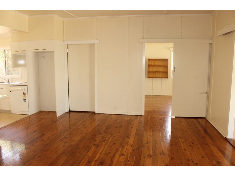 23 Knox Street, Dalby QLD 4405