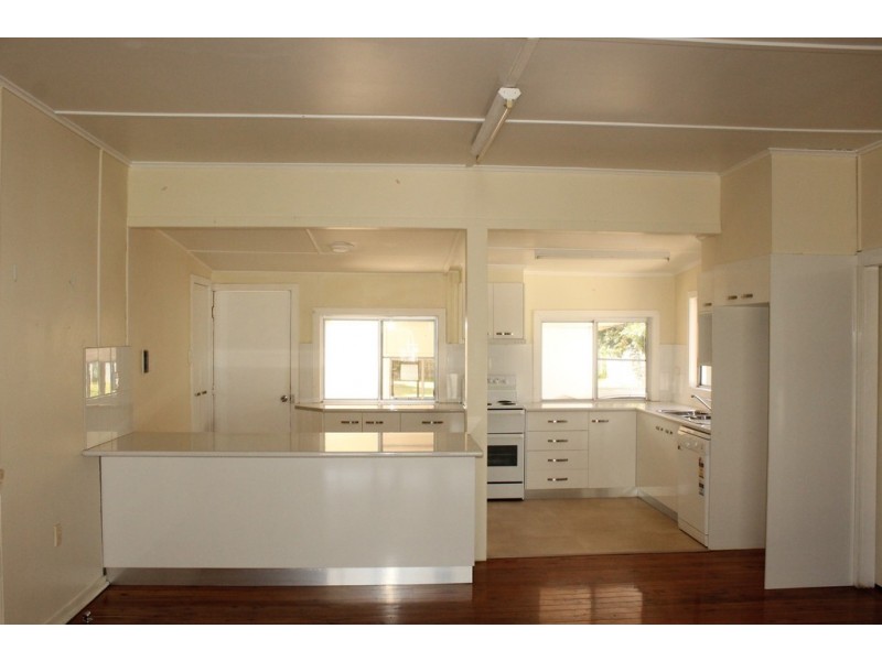 23 Knox Street, Dalby QLD 4405