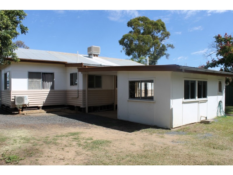 23 Knox Street, Dalby QLD 4405