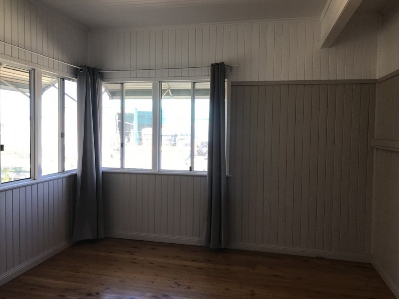 17 Rochedale St, Dalby QLD 4405