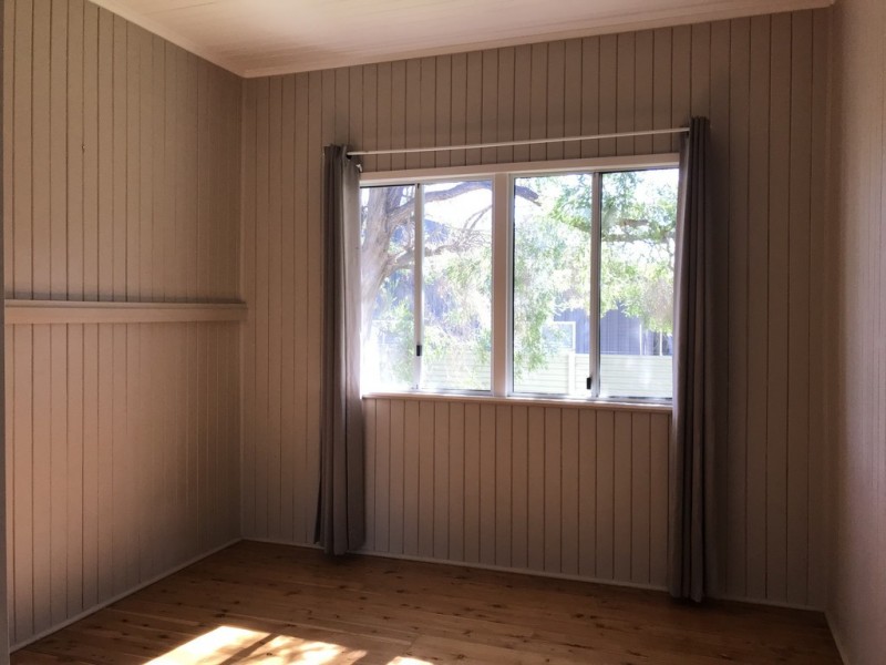 17 Rochedale St, Dalby QLD 4405