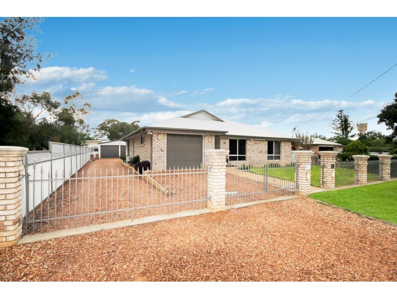21 Pratten Street, Dalby QLD 4405