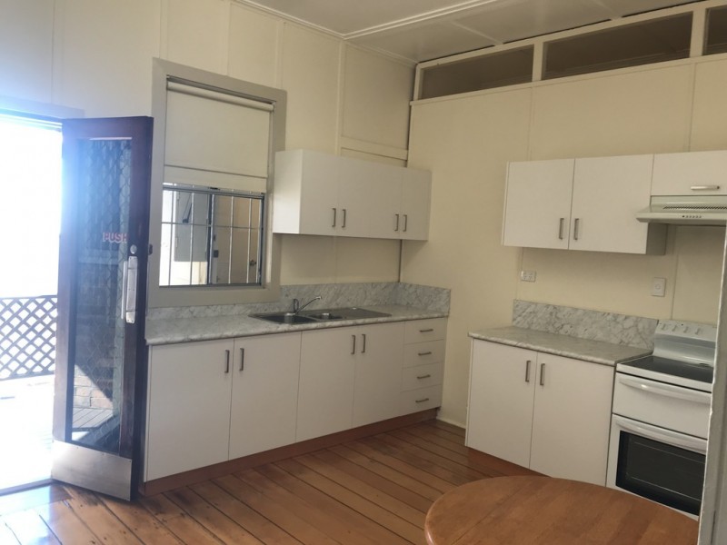 98 Cunningham St, Dalby QLD 4405