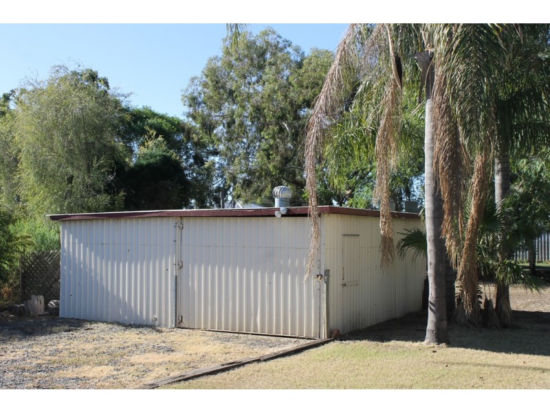 83 Bunya Street, Dalby QLD 4405