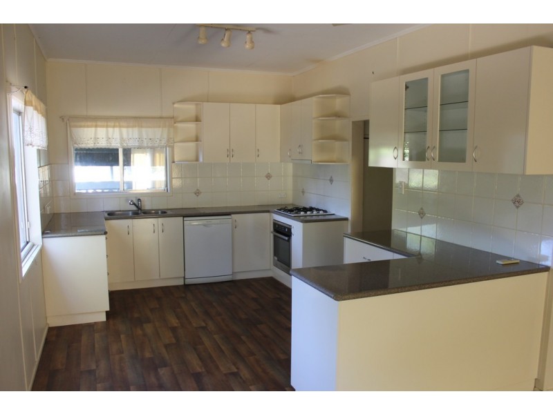 12 Besley Street, Dalby QLD 4405