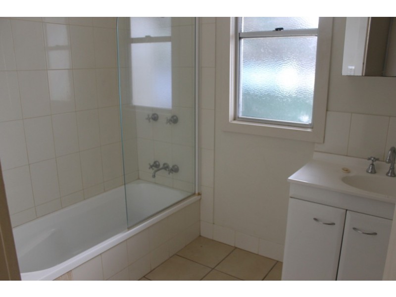 12 Besley Street, Dalby QLD 4405