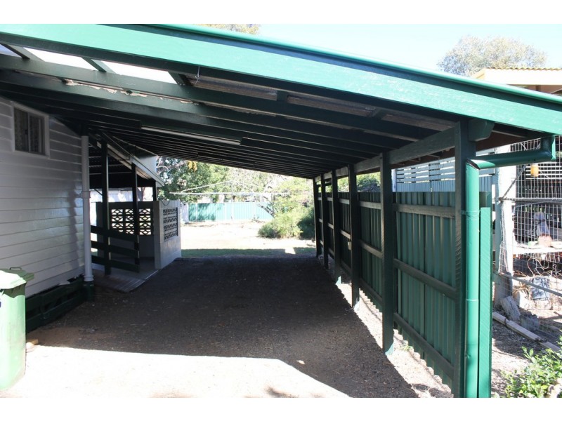 12 Besley Street, Dalby QLD 4405