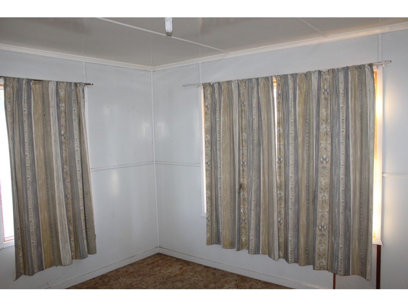 72 Palmer Street, Dalby QLD 4405