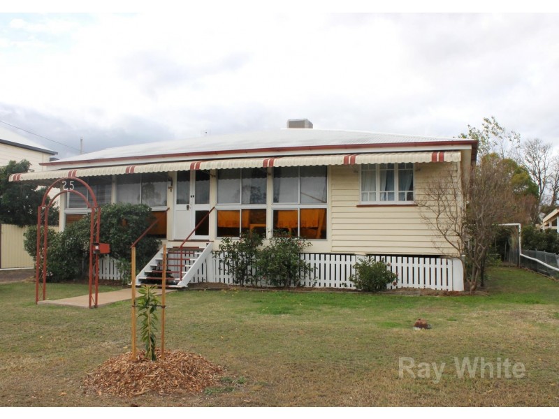 25 Scarlet Street, Dalby QLD 4405
