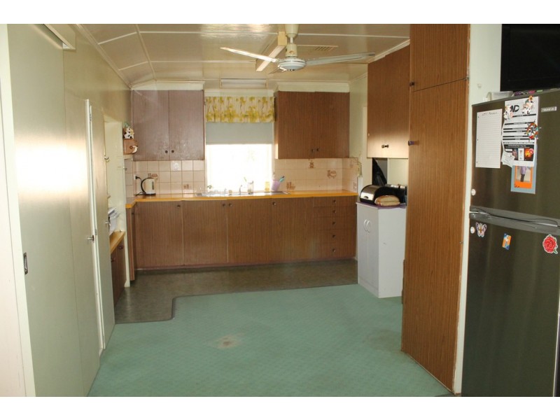 25 Scarlet Street, Dalby QLD 4405