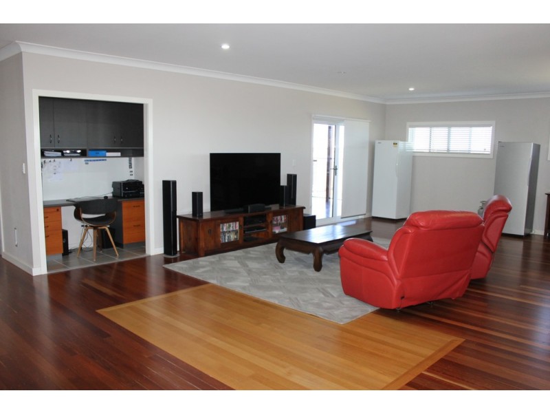 28 Vanessa Drive, Dalby QLD 4405