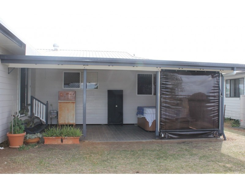 9 Lynette Street, Dalby QLD 4405
