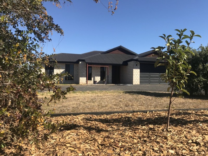 120 Sandalwood Ave, Dalby QLD 4405