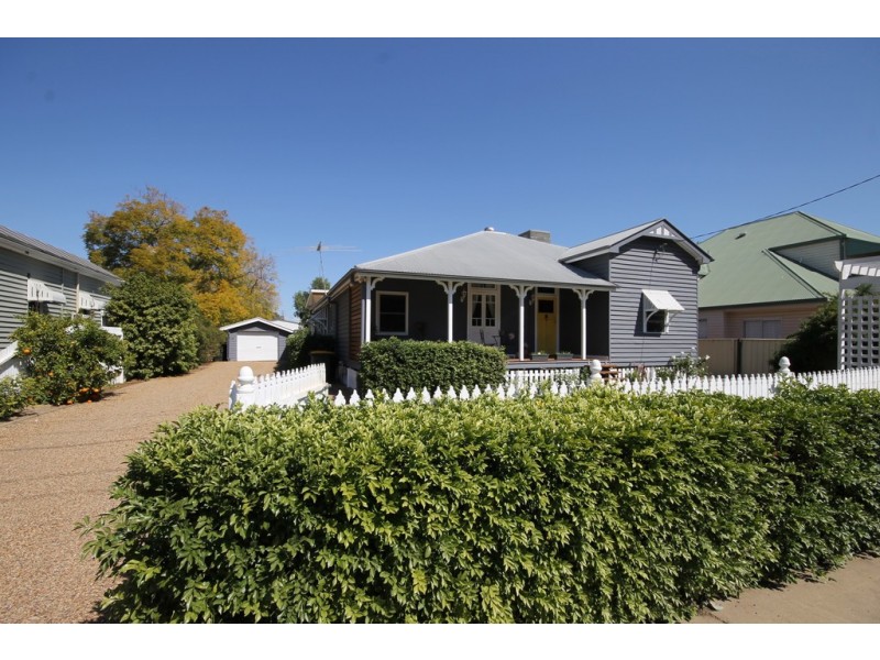 42 Bunya Street, Dalby QLD 4405