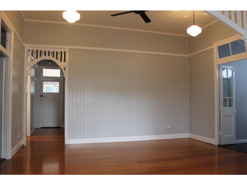 42 Bunya Street, Dalby QLD 4405