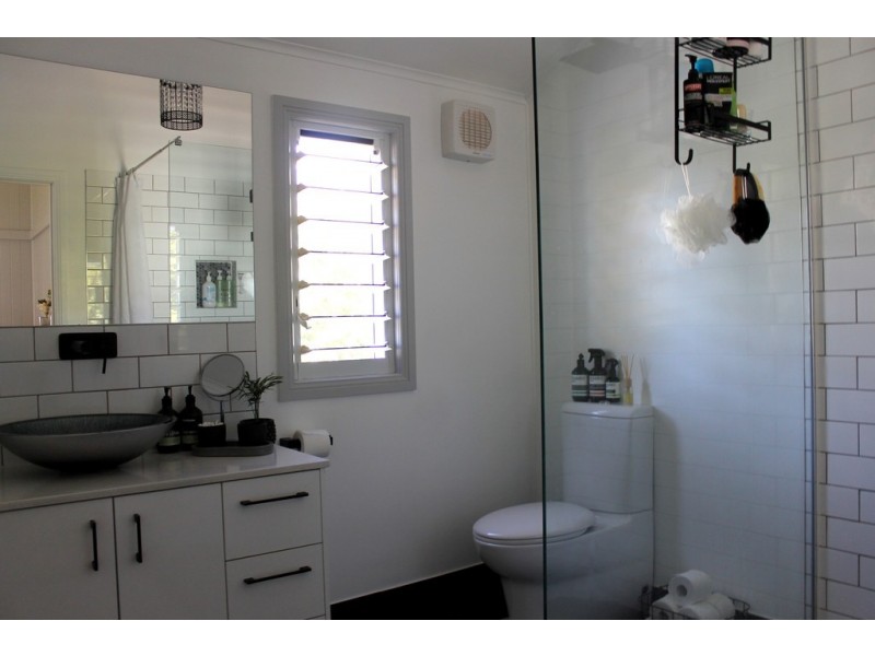 42 Bunya Street, Dalby QLD 4405