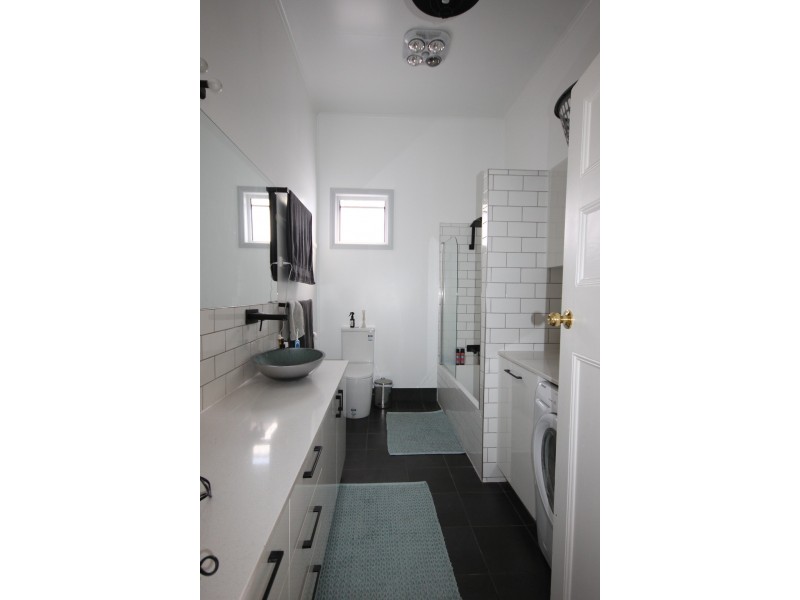 42 Bunya Street, Dalby QLD 4405