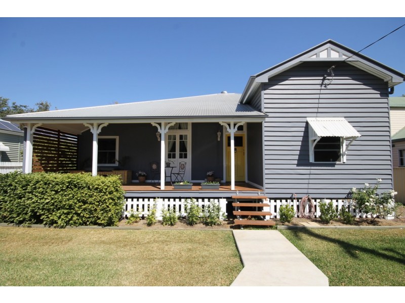 42 Bunya Street, Dalby QLD 4405