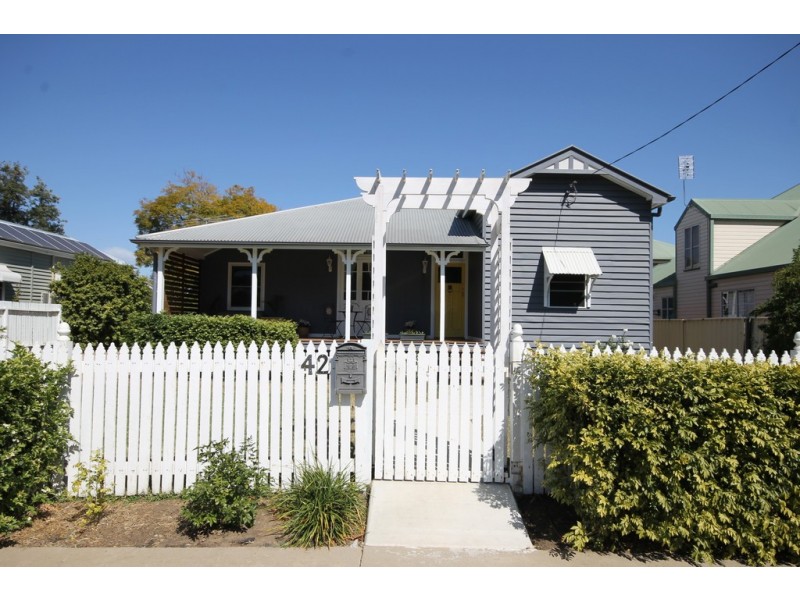 42 Bunya Street, Dalby QLD 4405