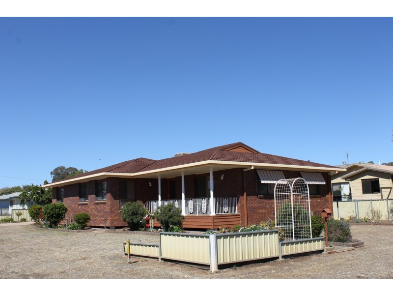 71 Charles Street, Dalby QLD 4405