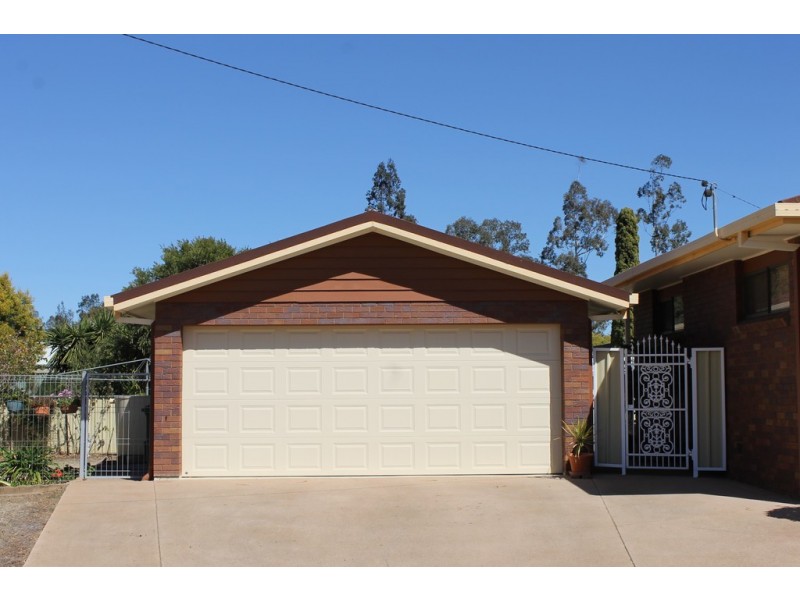 71 Charles Street, Dalby QLD 4405
