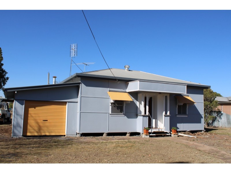 33 Sydney Street, Jandowae QLD 4410