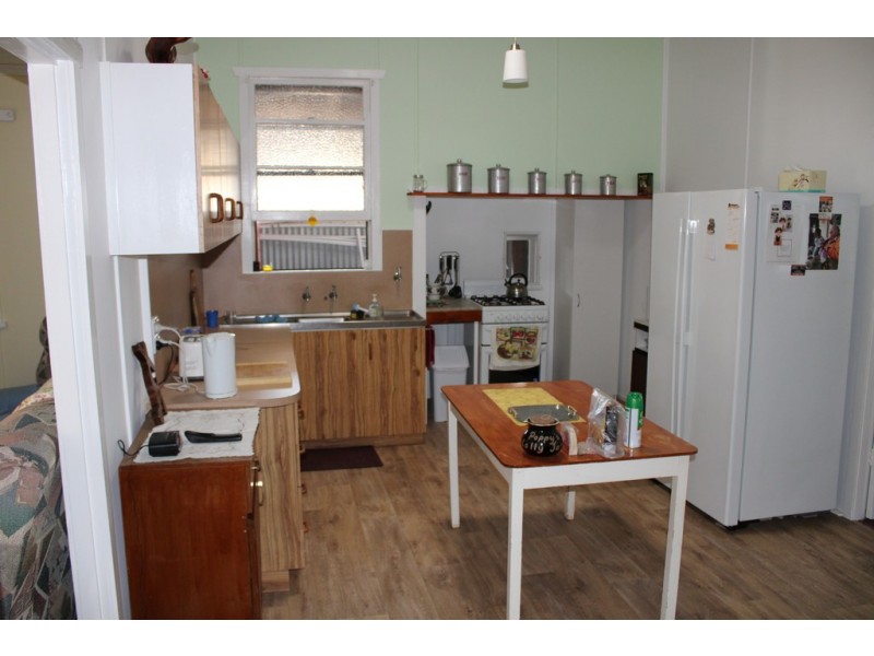 33 Sydney Street, Jandowae QLD 4410