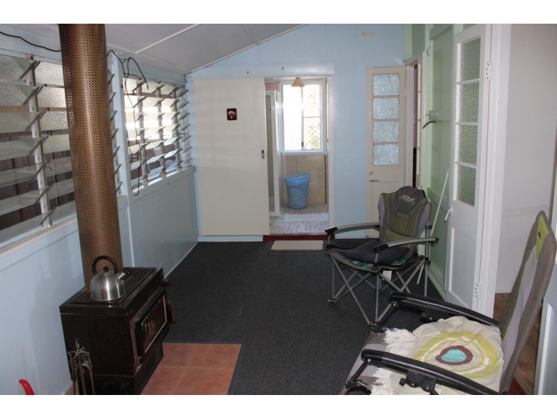 33 Sydney Street, Jandowae QLD 4410