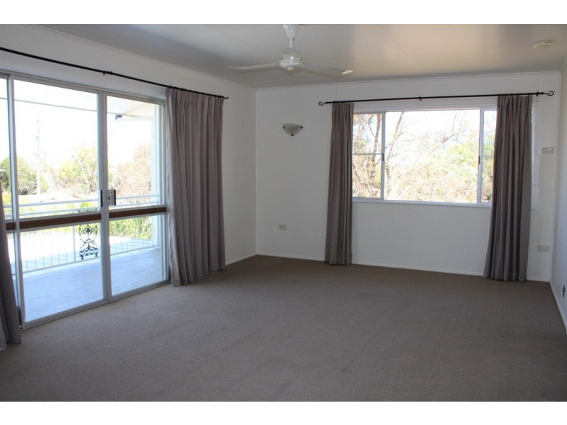 124 Nicholson Street, Dalby QLD 4405