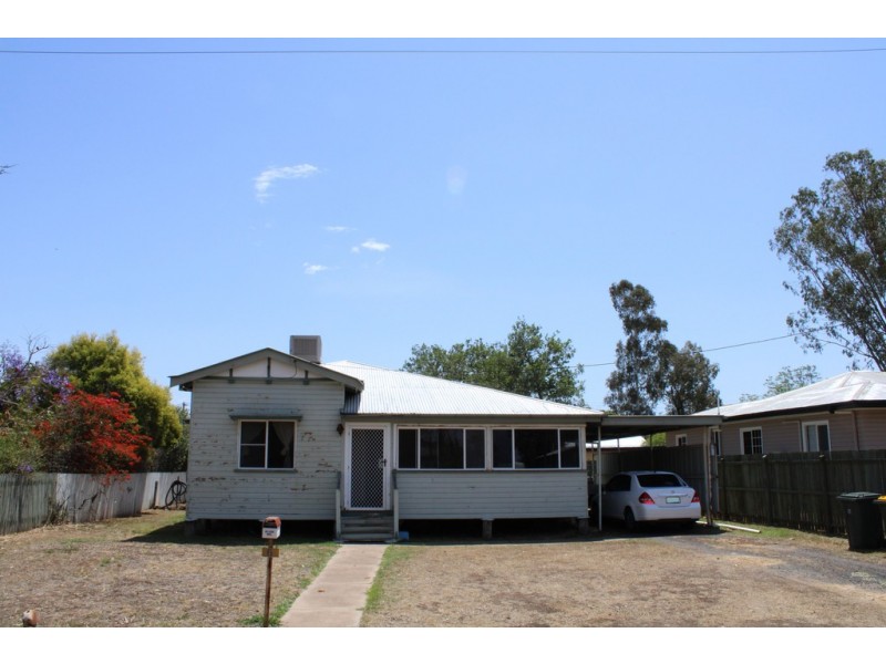 6 Wooburn Street, Dalby QLD 4405