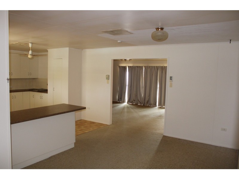 22 Wren Street, Dalby QLD 4405