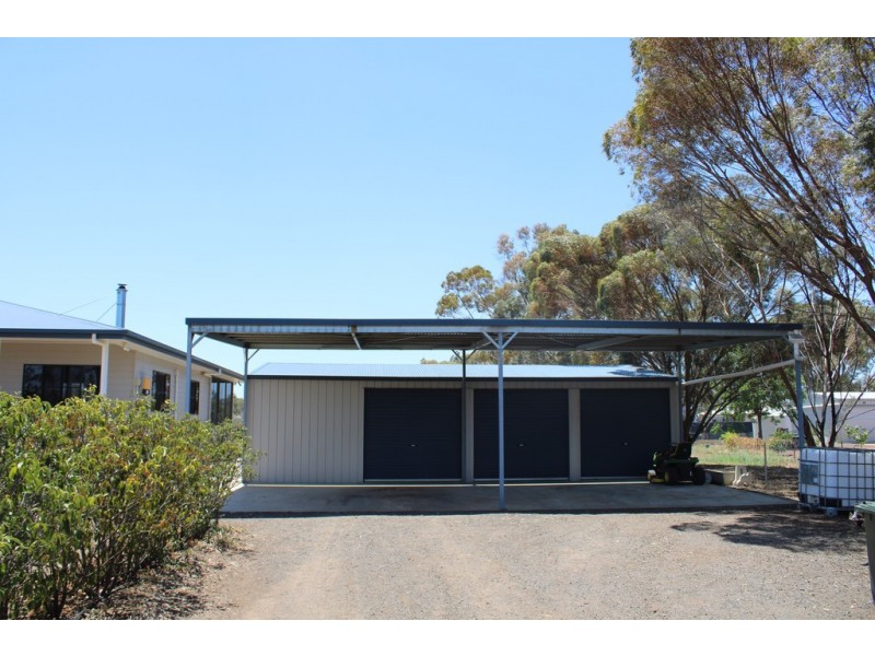 39 Hedge Road, Dalby QLD 4405
